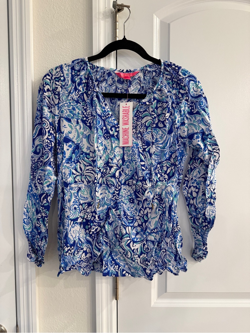 Lily Pulitzer - Willa top 60 animals pattern royal purple Blue Floral V-Neck